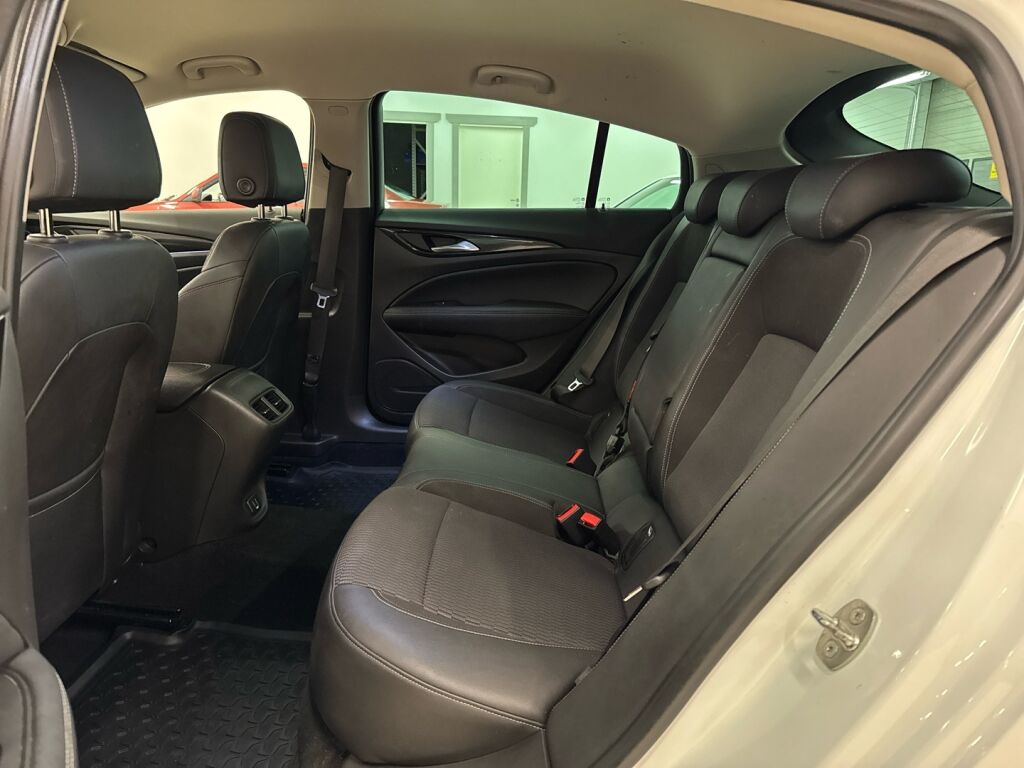Opel Insignia 2019 Valkoinen