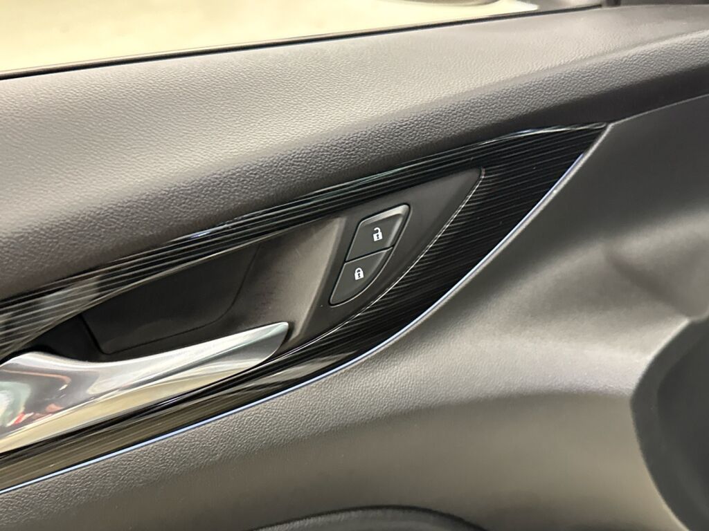 Opel Insignia 2019 Valkoinen