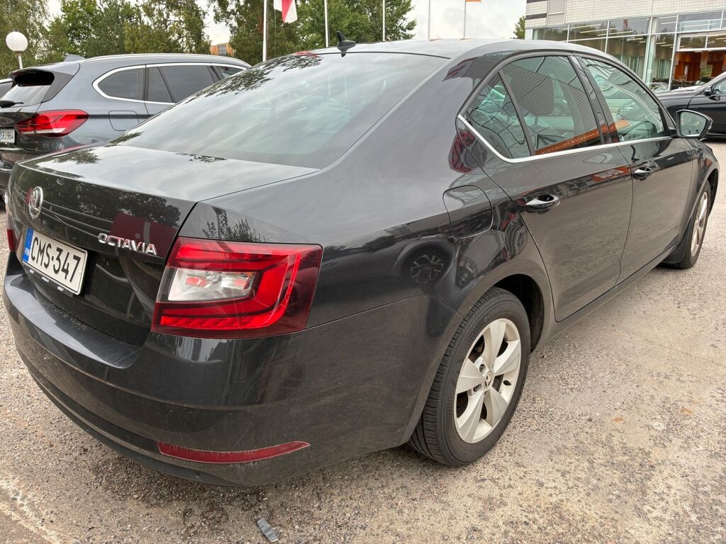 Skoda Octavia 2019 Musta