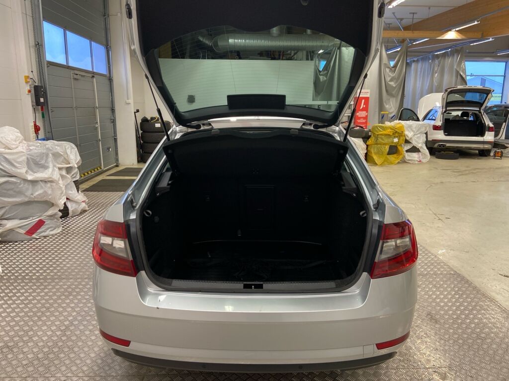 Skoda Octavia 2019 Harmaa