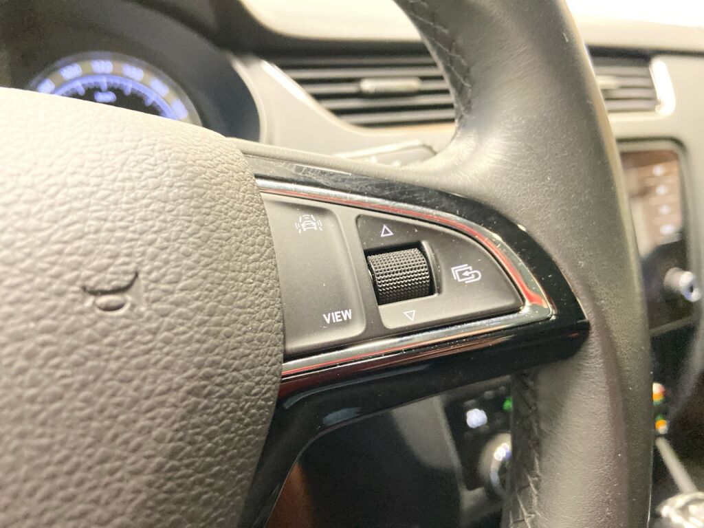 Skoda Octavia 2019 Harmaa