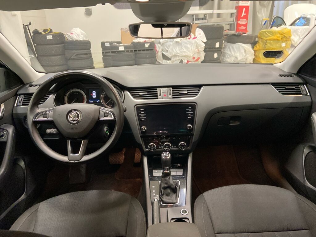 Skoda Octavia 2019 Harmaa