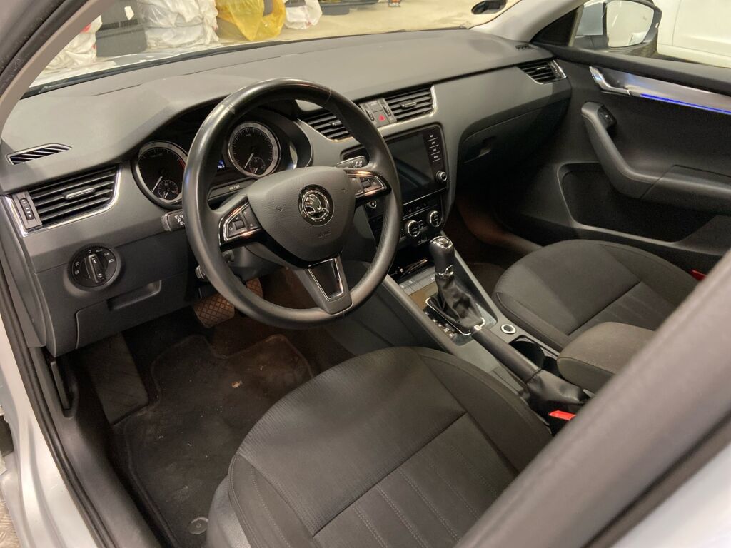 Skoda Octavia 2019 Harmaa
