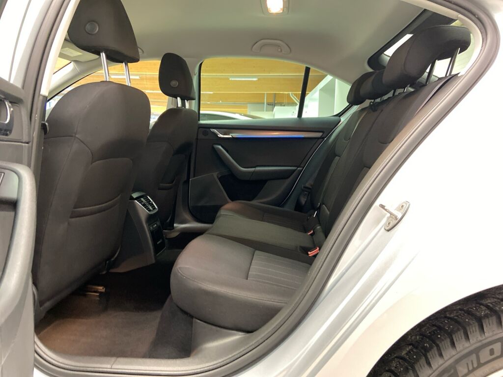 Skoda Octavia 2019 Harmaa