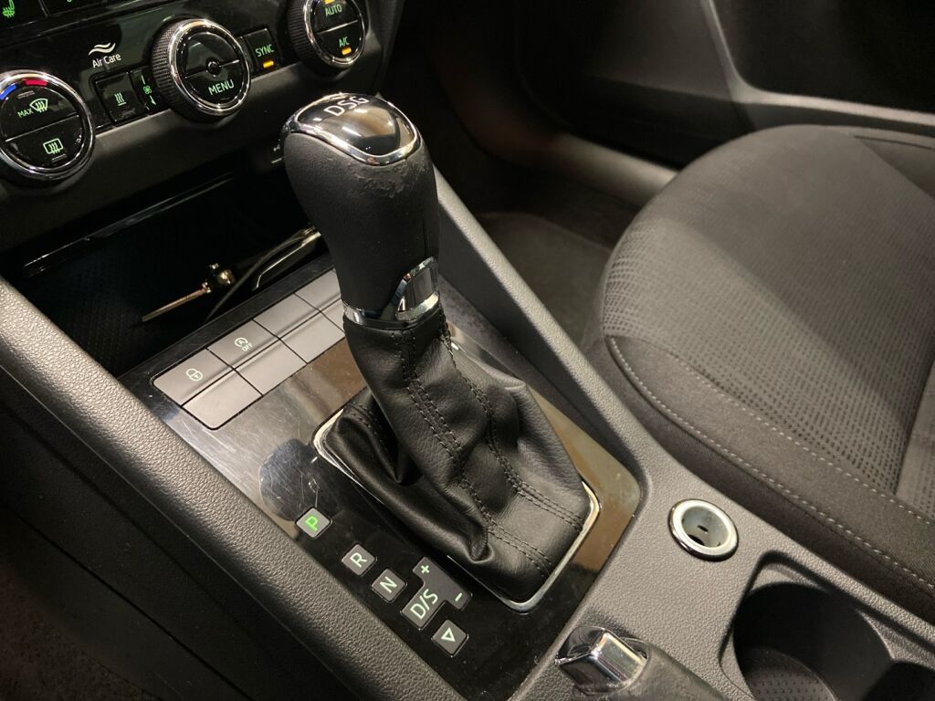 Skoda Octavia 2019 Harmaa