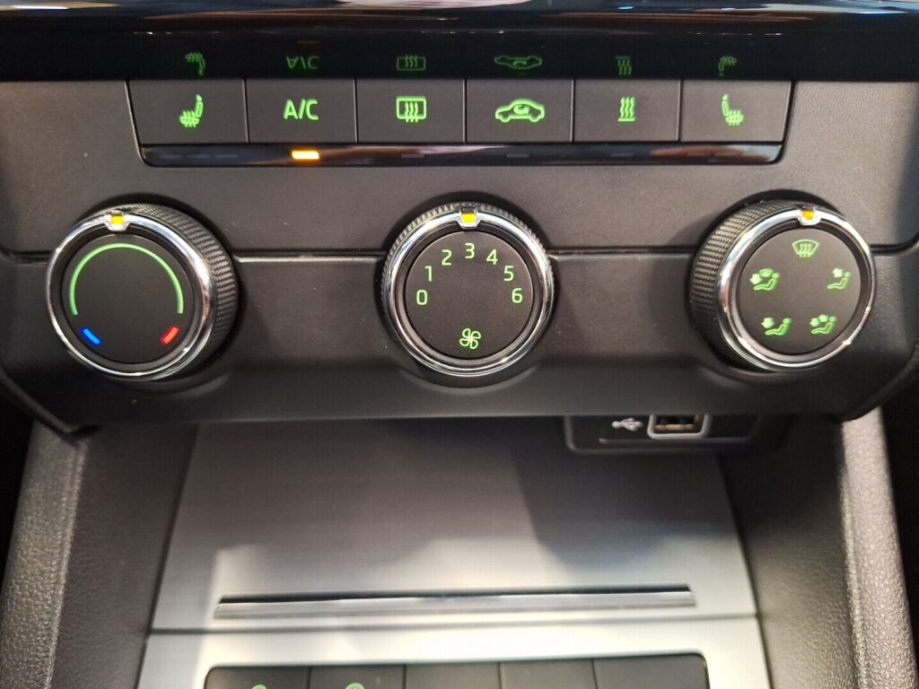 Skoda Octavia 2019 Harmaa