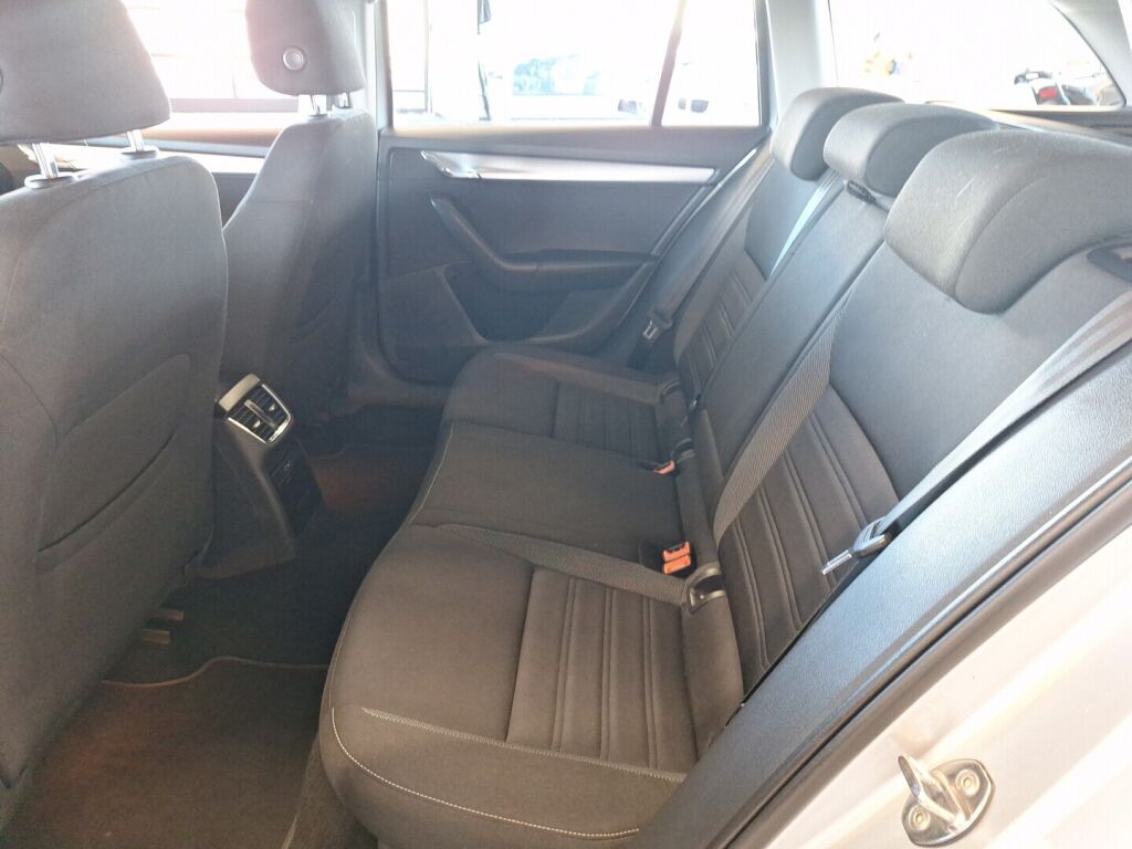 Skoda Octavia 2019 Harmaa