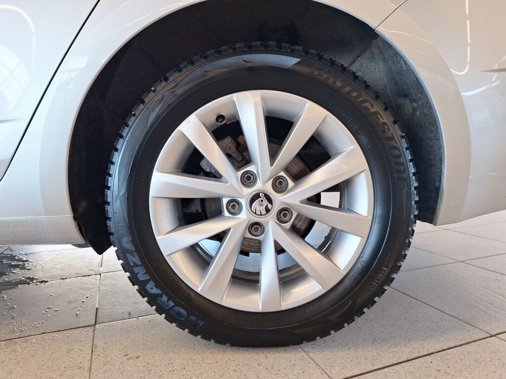 Skoda Octavia 2019 Harmaa