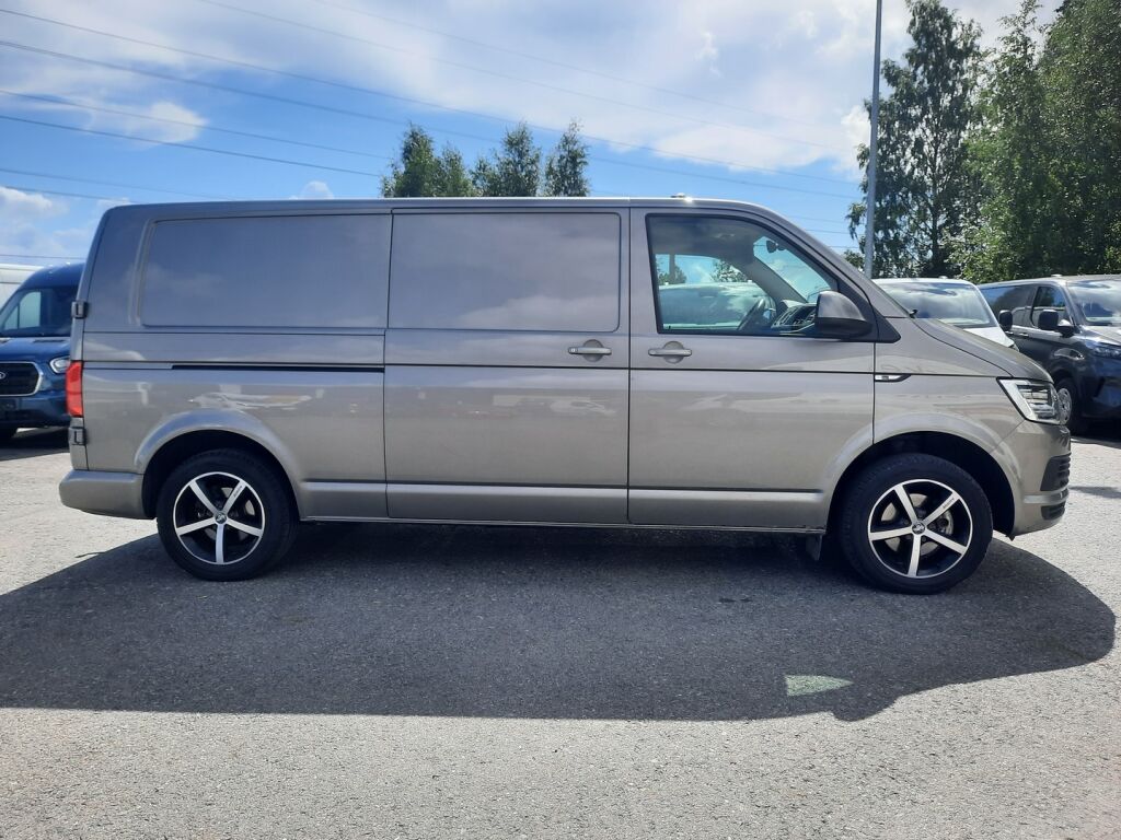 Volkswagen Transporter 2019 Ruskea (beige)
