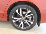 Volvo V60 2019 Punainen