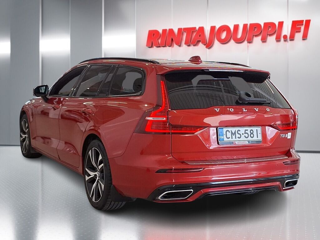 Volvo V60 2019 Punainen