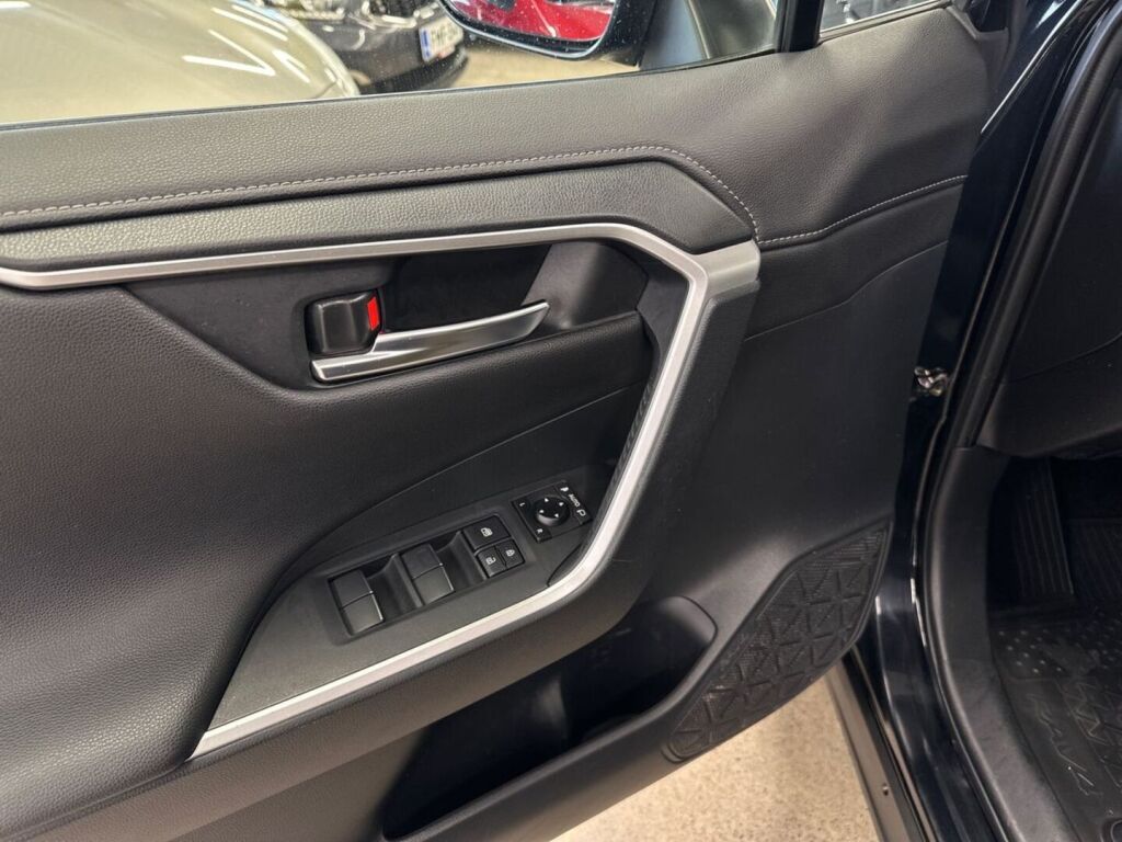 Toyota RAV4 2019 Musta