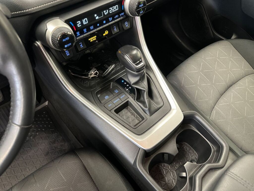 Toyota RAV4 2019 Musta