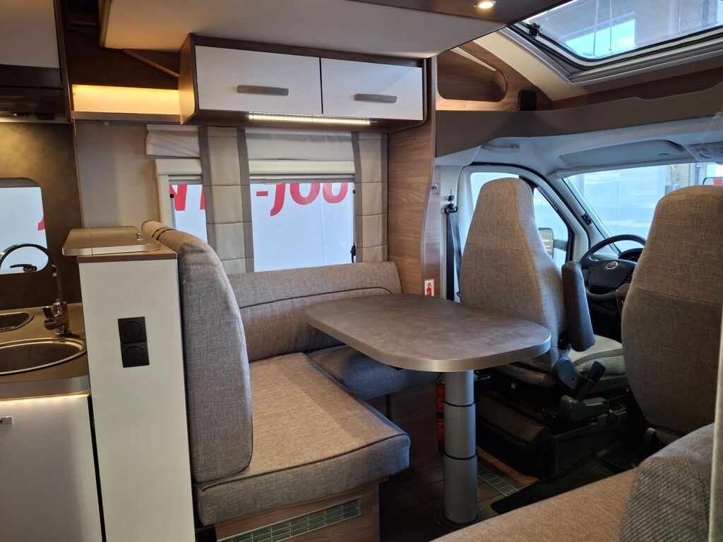 Knaus Live Wave 700MEG 2019 Valkoinen