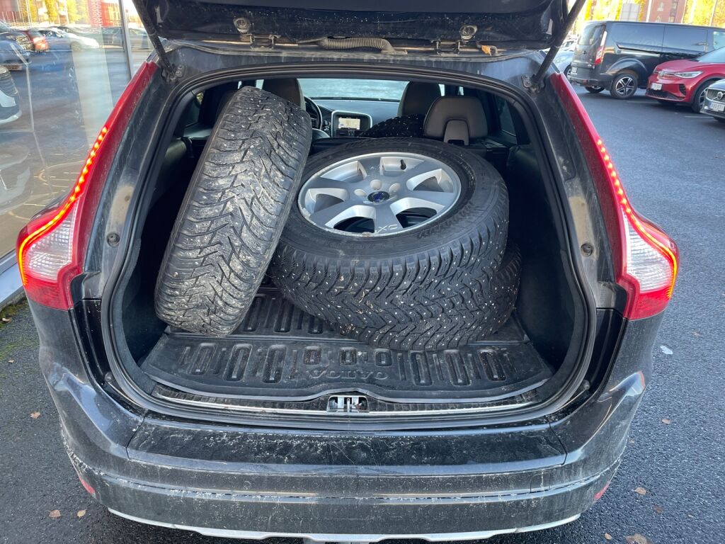 Volvo XC60 2015 Musta