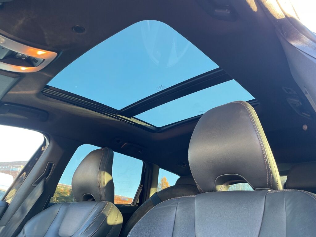 Volvo XC60 2015 Musta