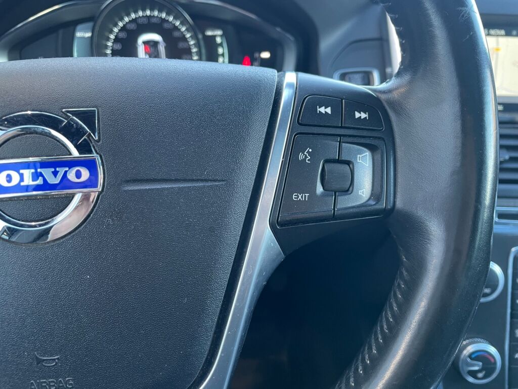 Volvo XC60 2015 Musta