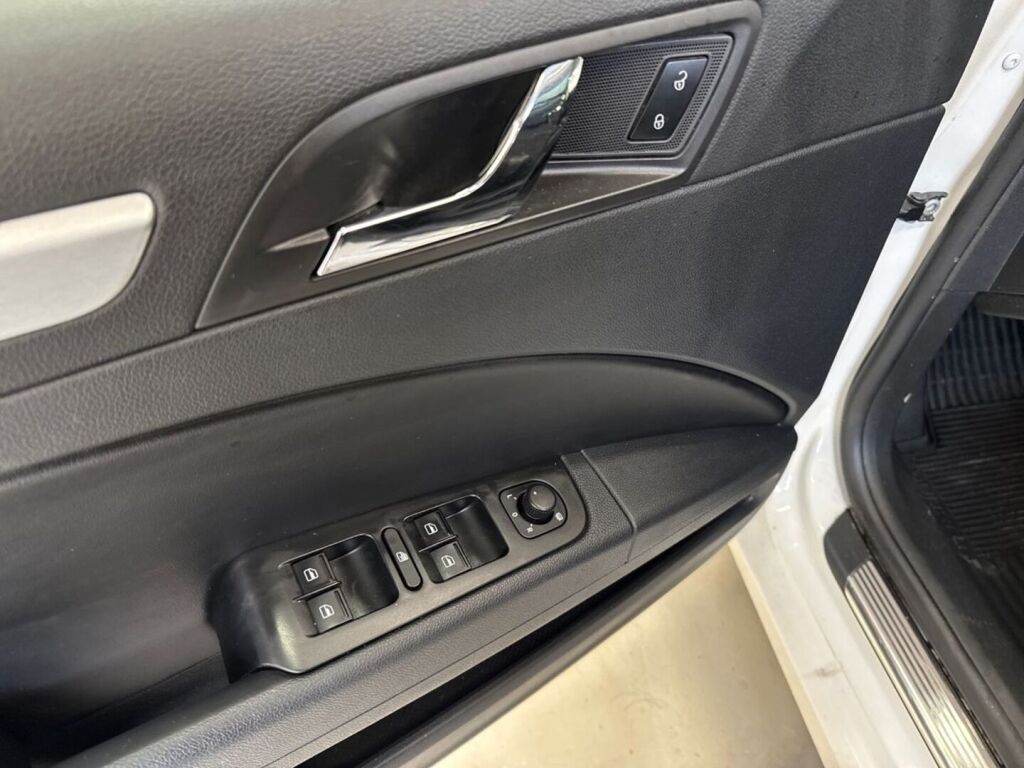 Skoda Superb 2013 Valkoinen