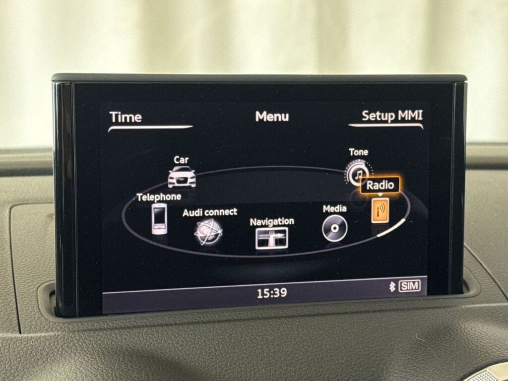 Audi A3 2014 Punainen