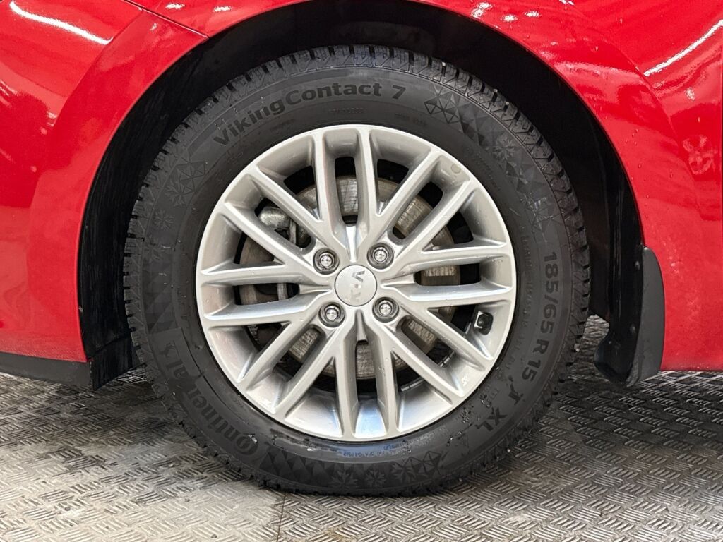 Kia Rio 2020 Punainen