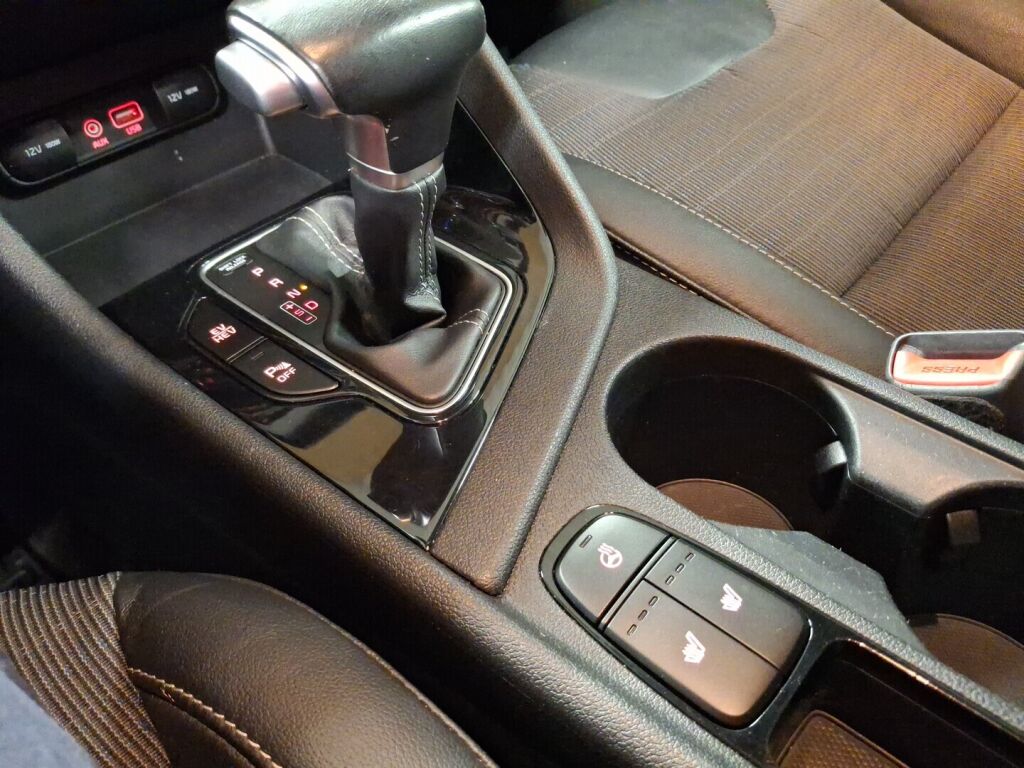 Kia Niro plug-in 2018 Musta