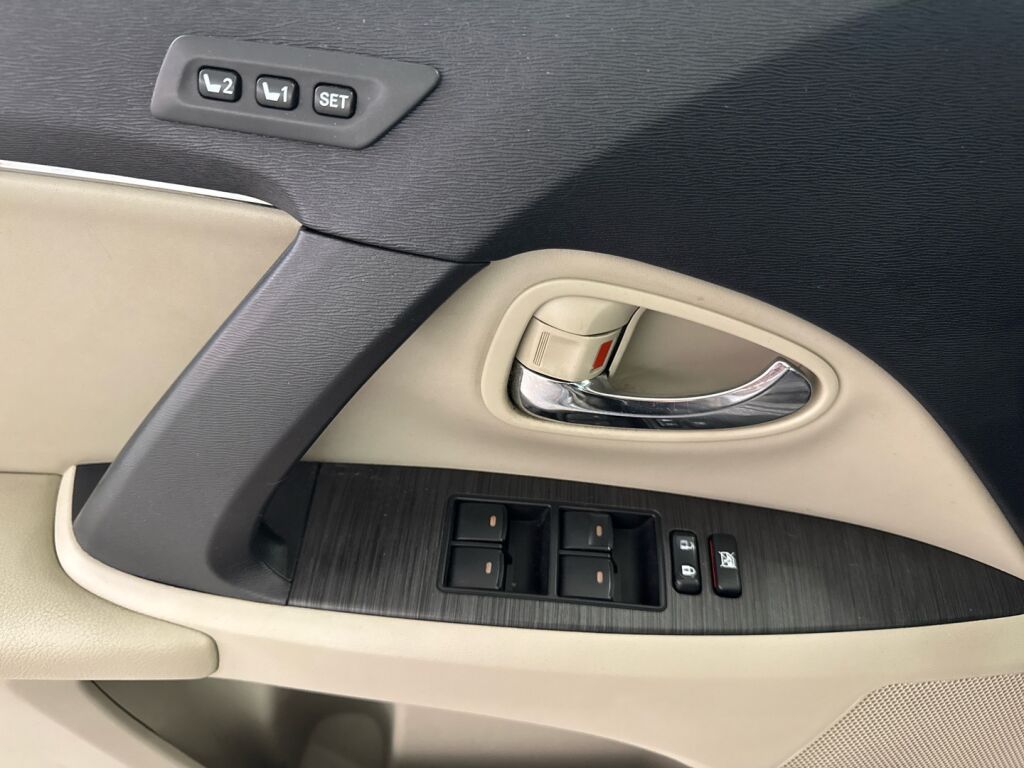 Toyota Avensis 2009 Hopea