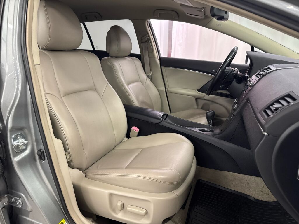 Toyota Avensis 2009 Hopea