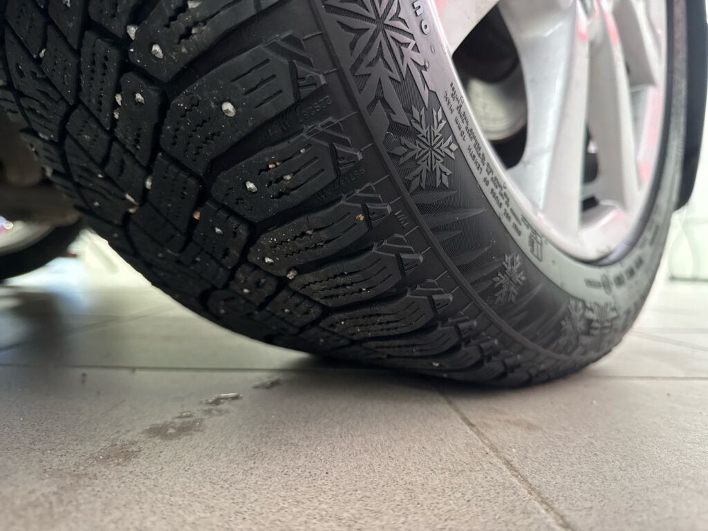 Toyota Avensis 2009 Hopea