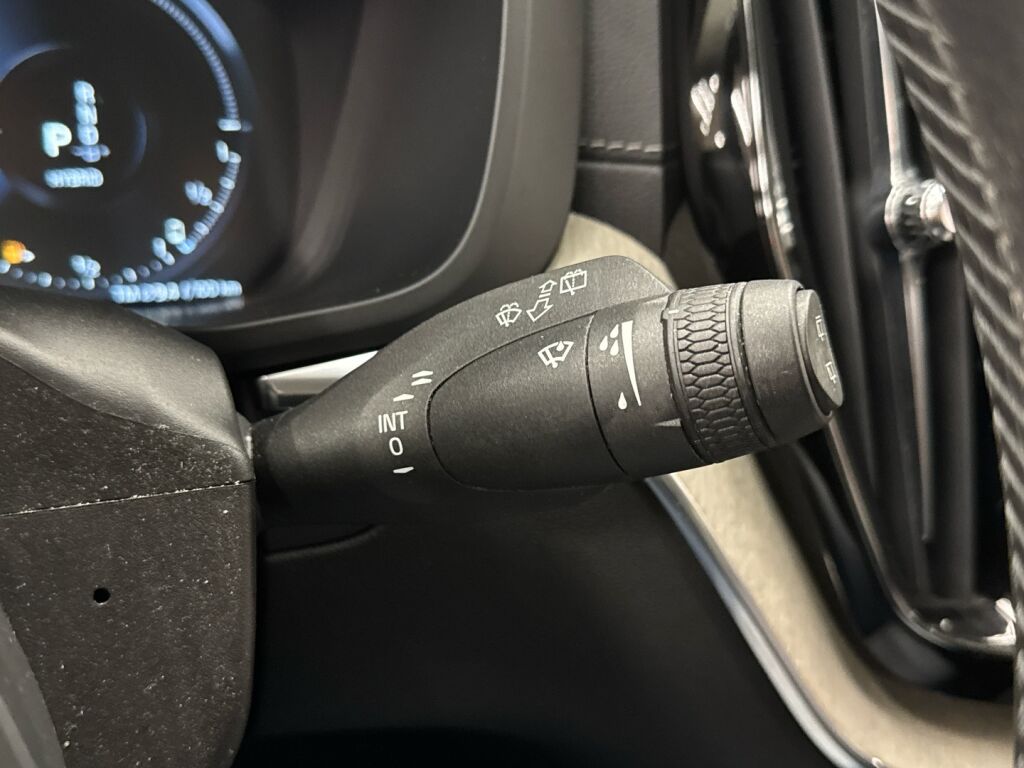 Volvo XC60 2019 Ruskea (beige)