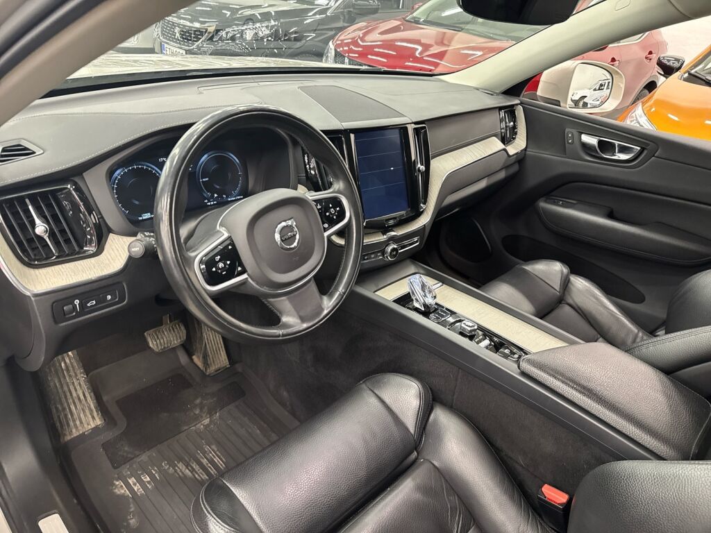 Volvo XC60 2019 Ruskea (beige)