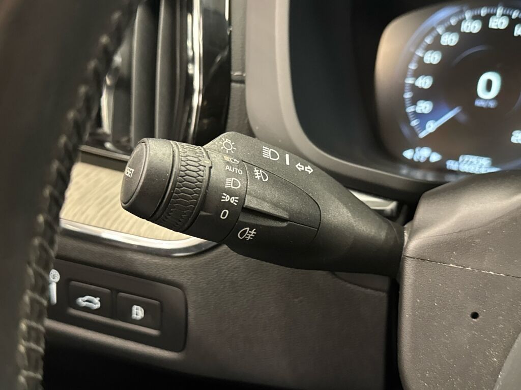 Volvo XC60 2019 Ruskea (beige)