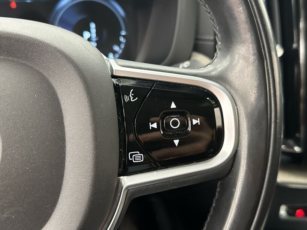 Volvo XC60 2019 Ruskea (beige)