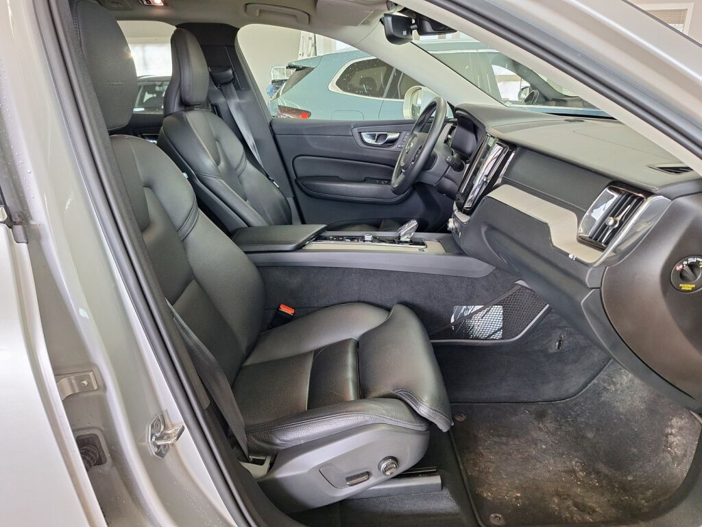 Volvo XC60 2019 Harmaa