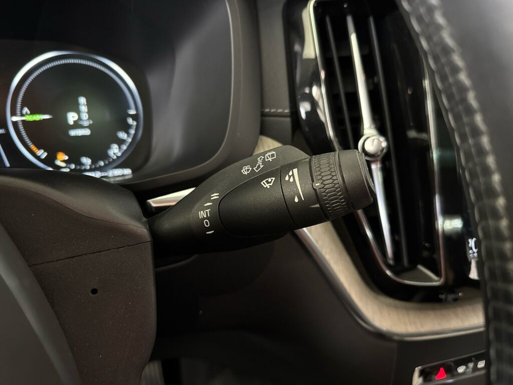 Volvo XC60 2019 Harmaa