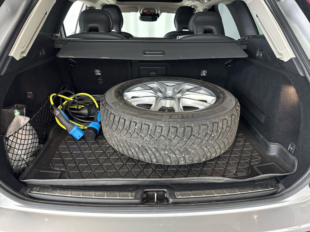 Volvo XC60 2019 Harmaa