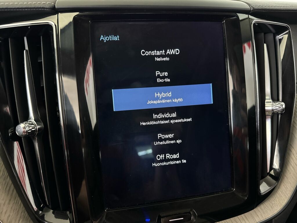 Volvo XC60 2019 Harmaa