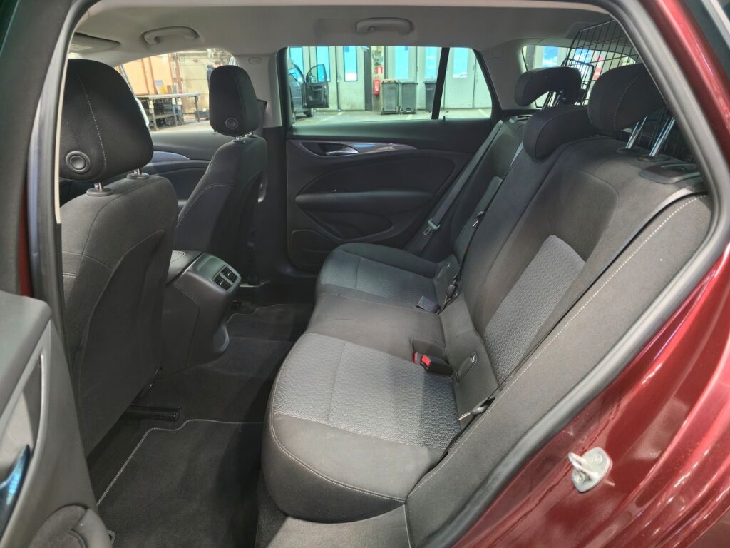 Opel Insignia 2019 Punainen