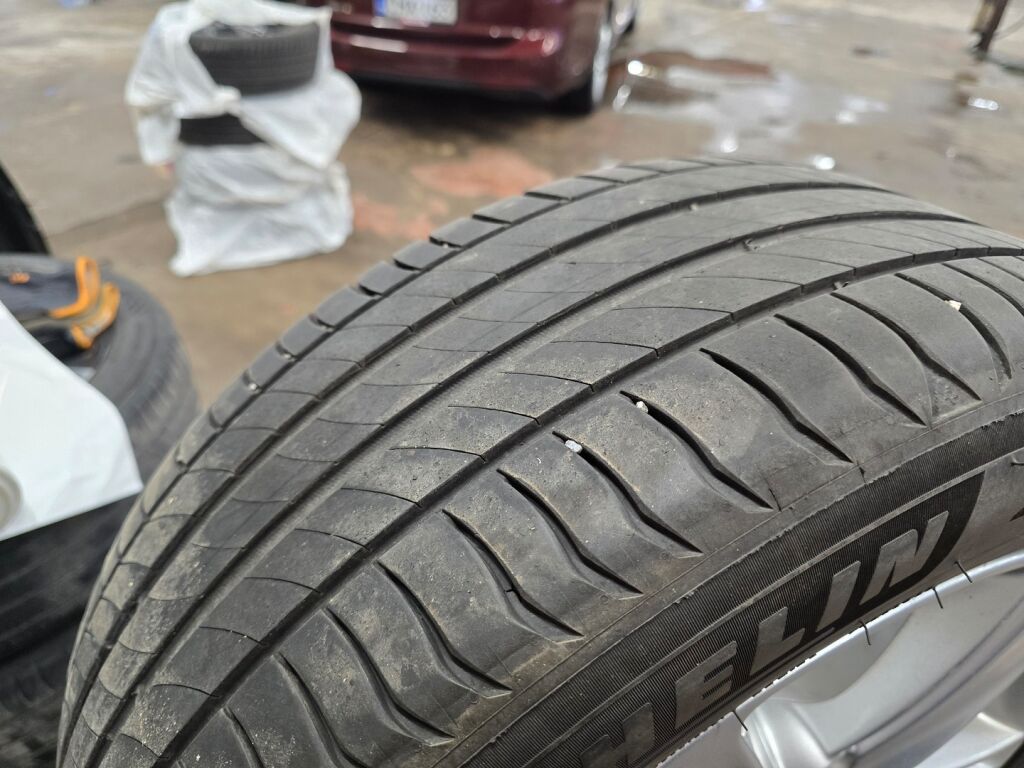 Opel Insignia 2019 Punainen