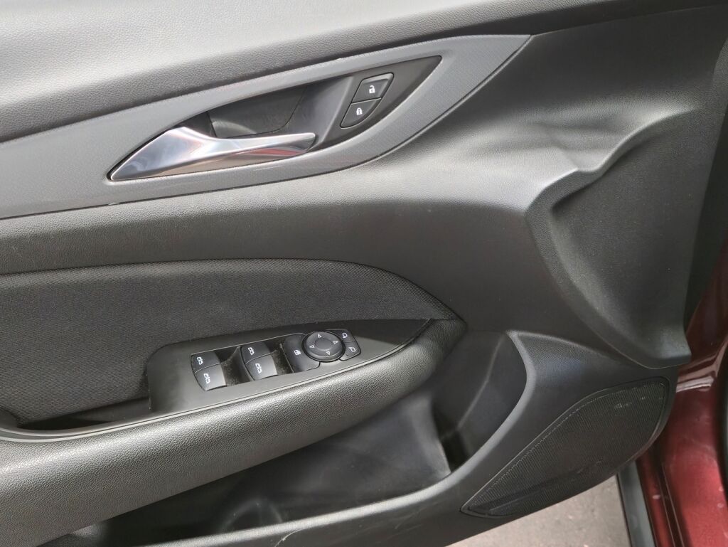 Opel Insignia 2019 Punainen