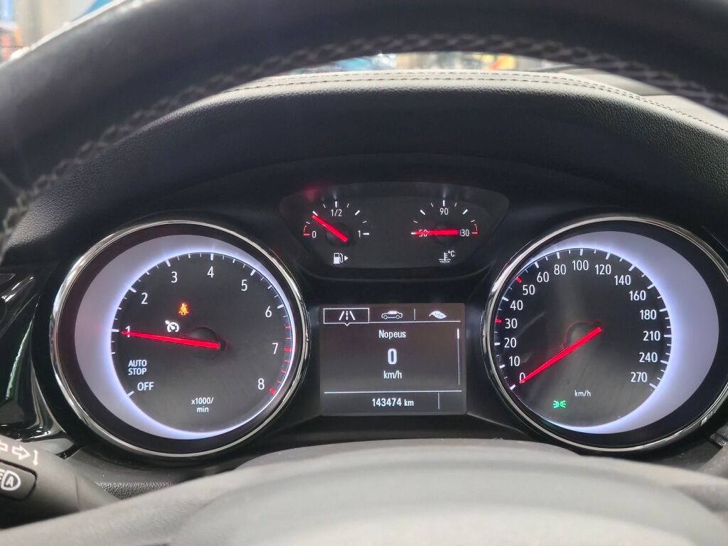 Opel Insignia 2019 Punainen