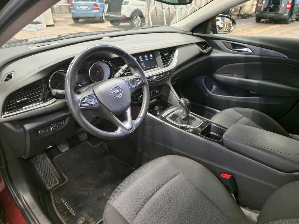 Opel Insignia 2019 Punainen