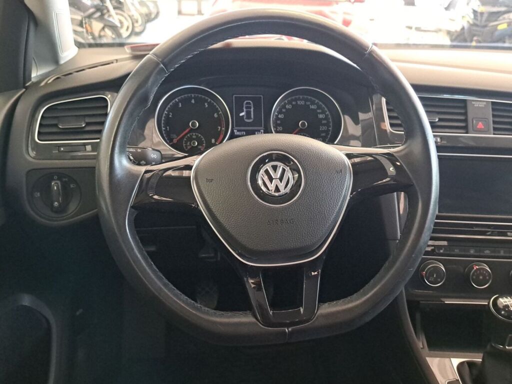 Volkswagen Golf 2019 Musta