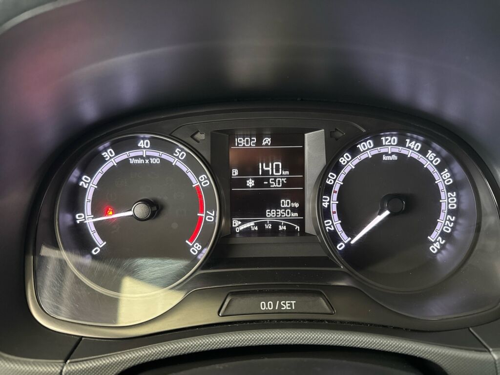 Skoda Fabia 2019 Sininen