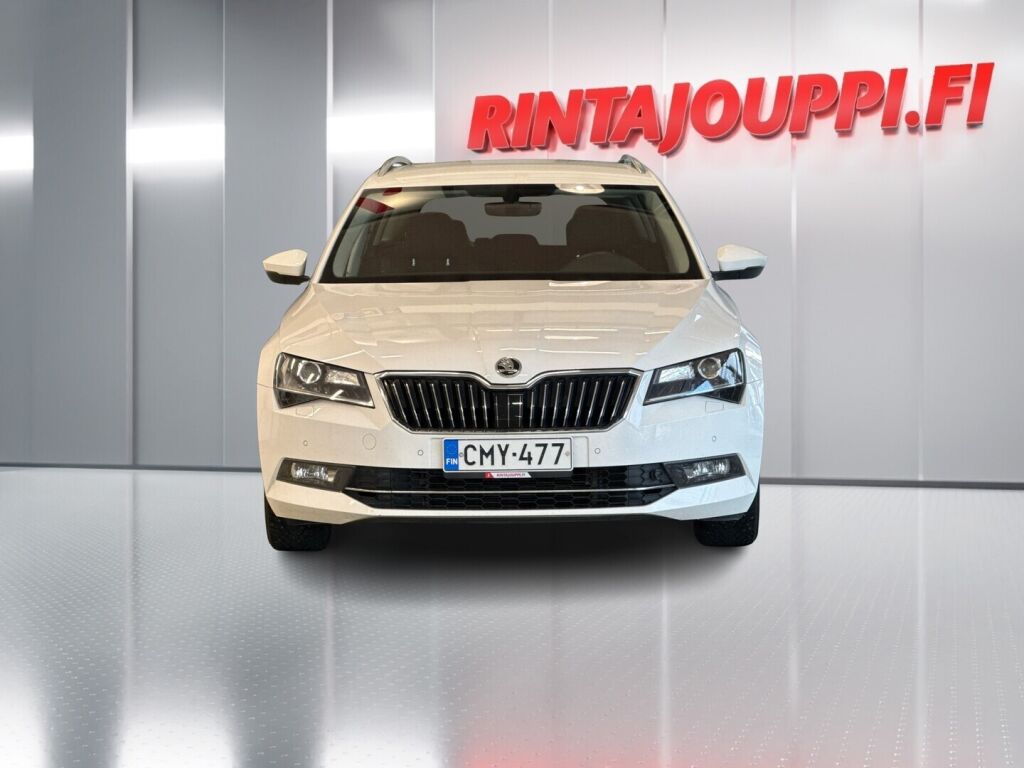 Skoda Superb 2019 Valkoinen
