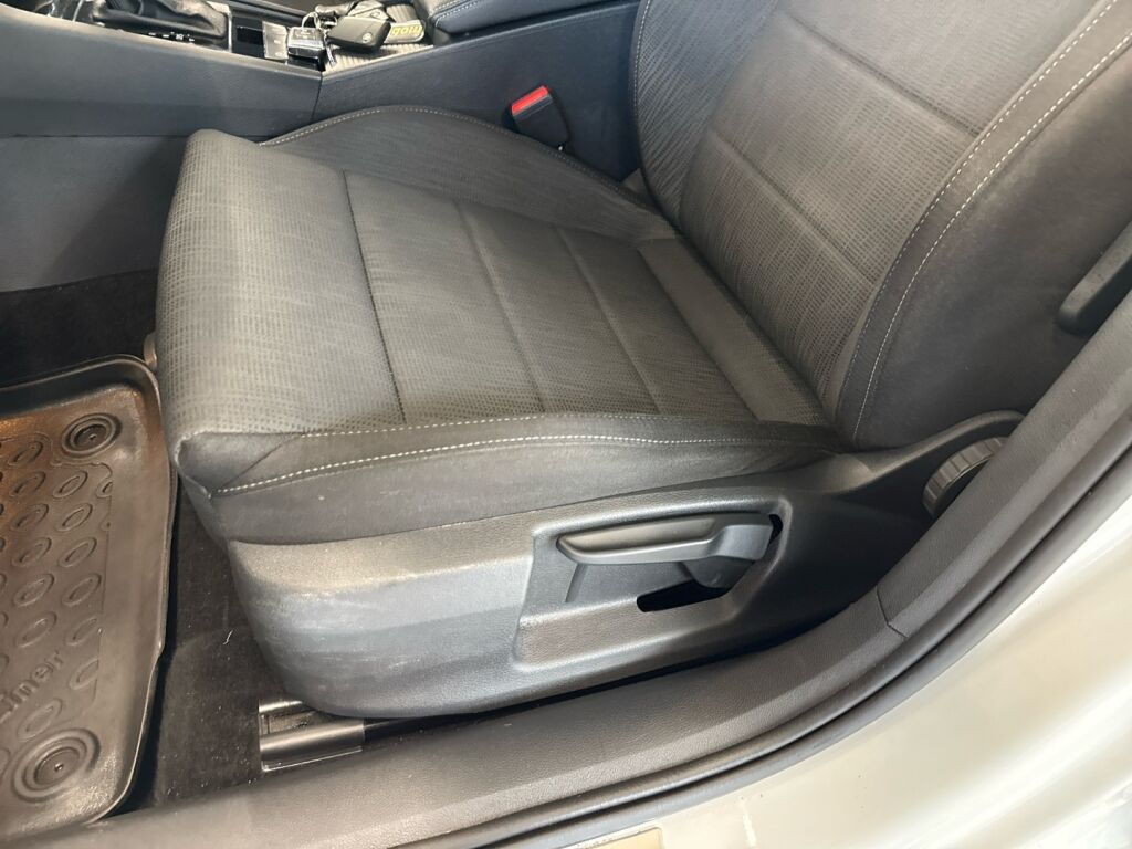 Skoda Superb 2019 Valkoinen