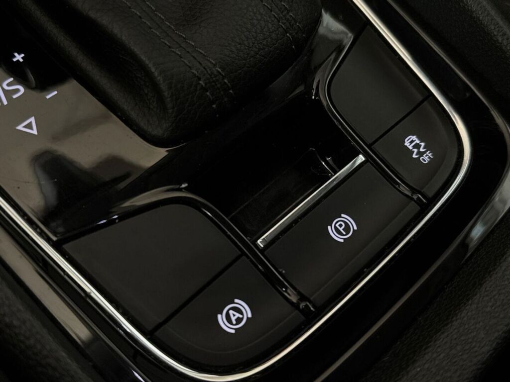 Skoda Karoq 2019 Sininen