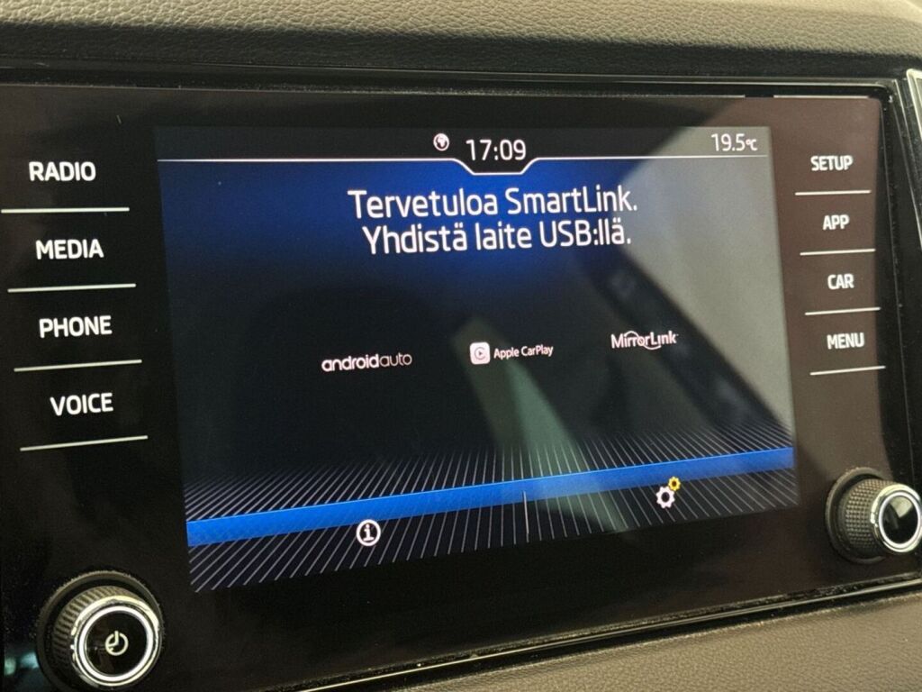 Skoda Karoq 2019 Sininen