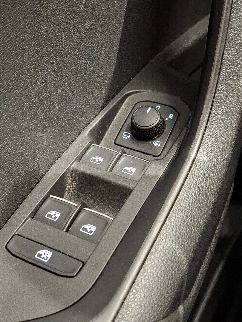 Skoda Karoq 2019 Sininen