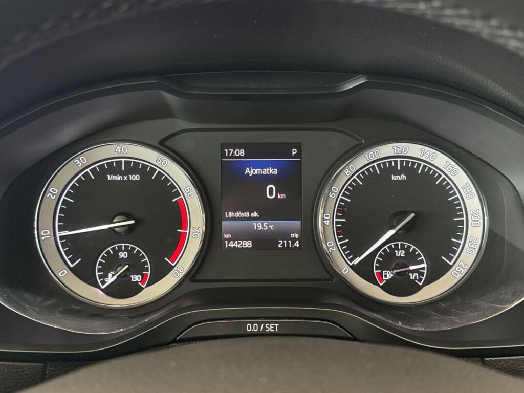Skoda Karoq 2019 Sininen