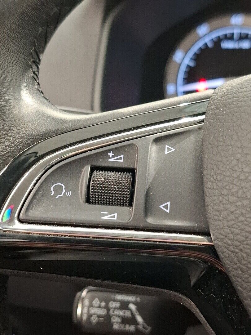 Skoda Karoq 2019 Sininen